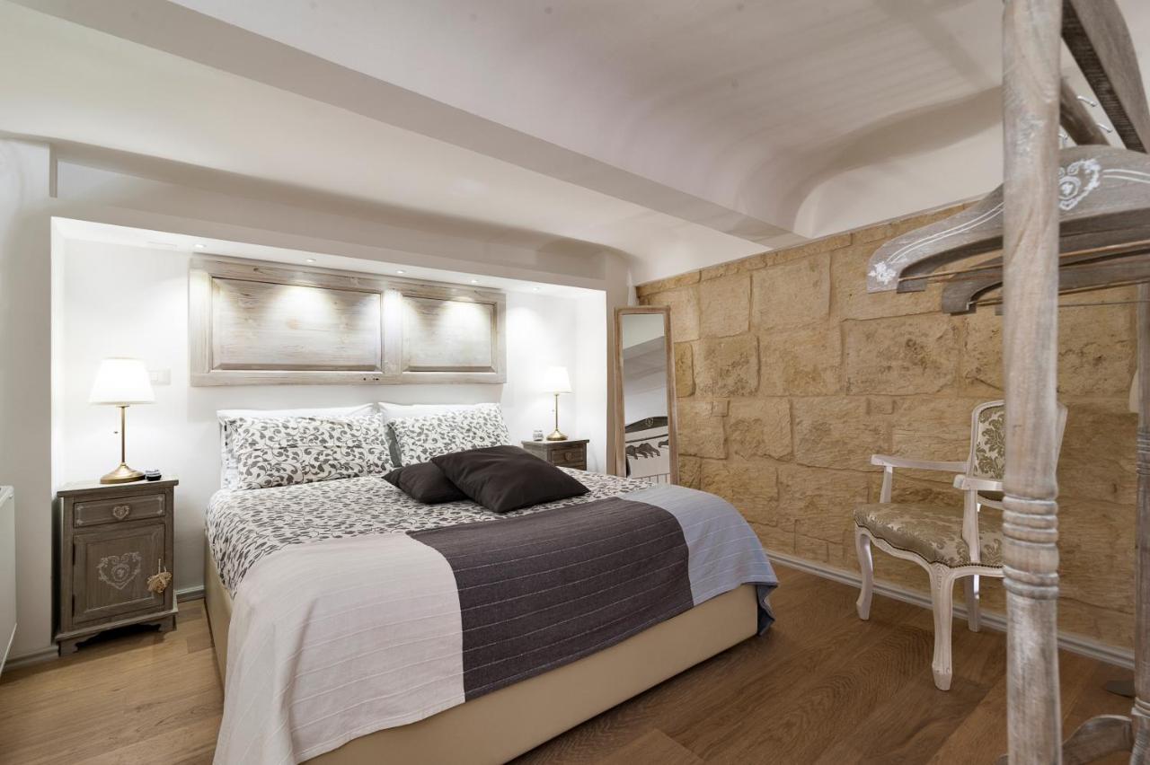 Palazzo Mandurino Luxury Relais Bed & Breakfast Zollino Bagian luar foto