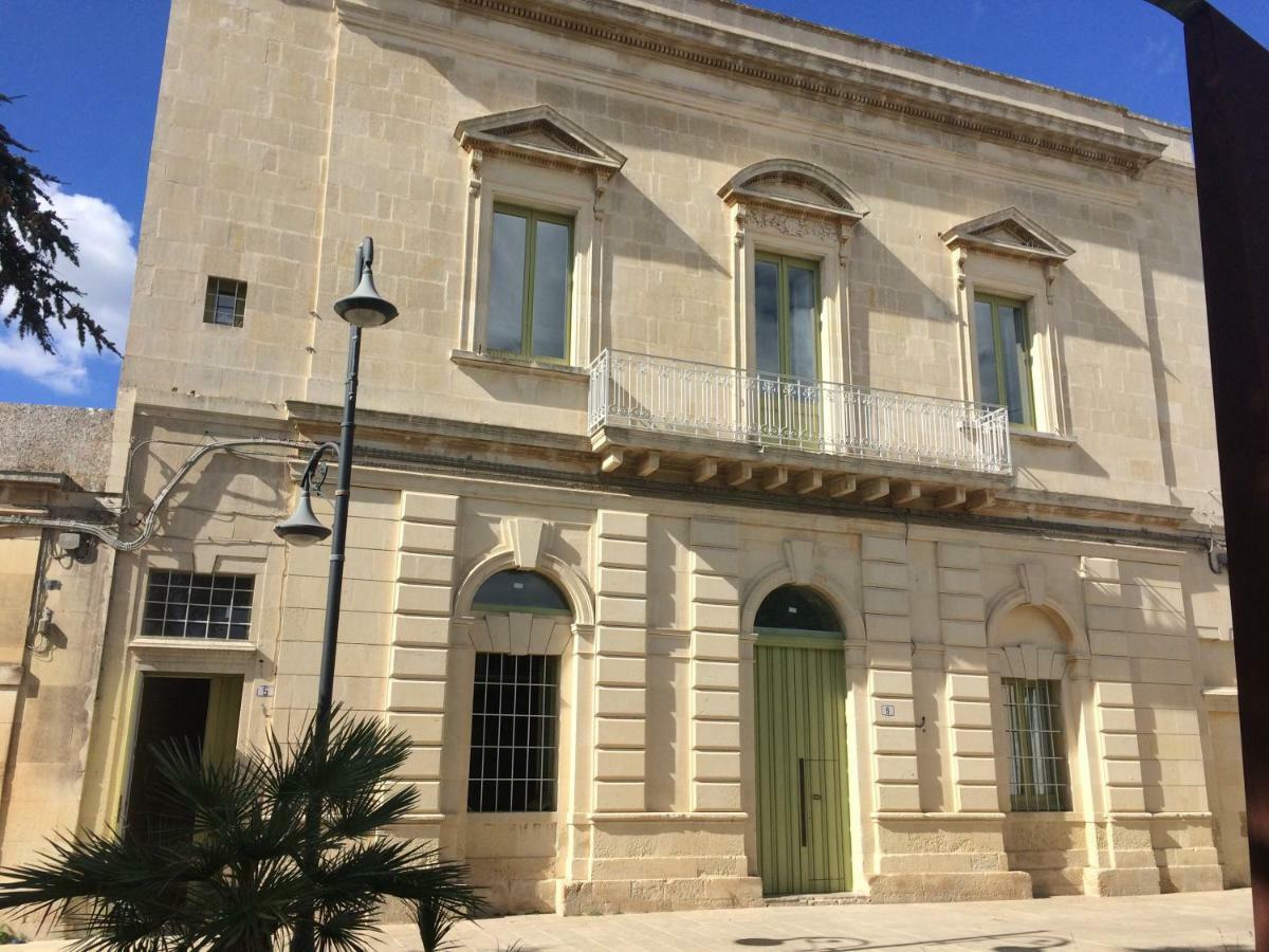 Palazzo Mandurino Luxury Relais Bed & Breakfast Zollino Bagian luar foto